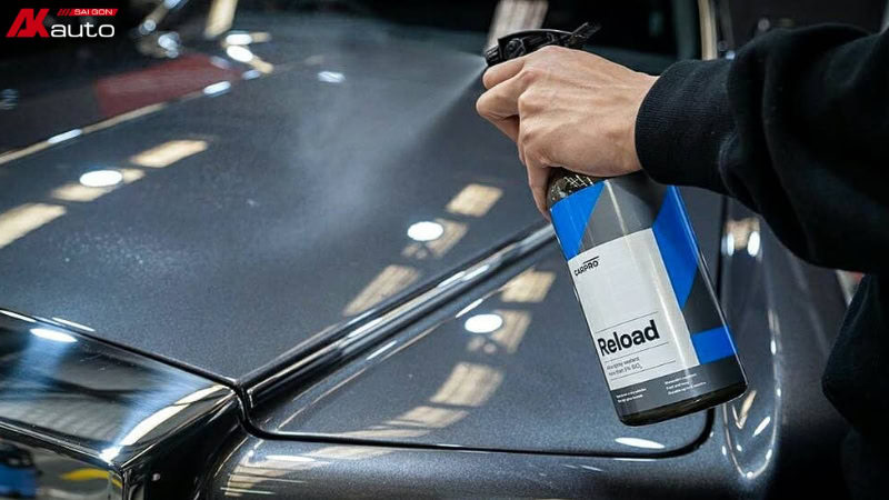 Phủ sealant giúp tăng độ sáng bóng cho bề mặt sơn xe ô tô