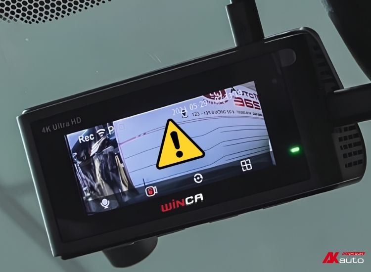 Sửa camera hành trình ô tô bị treo