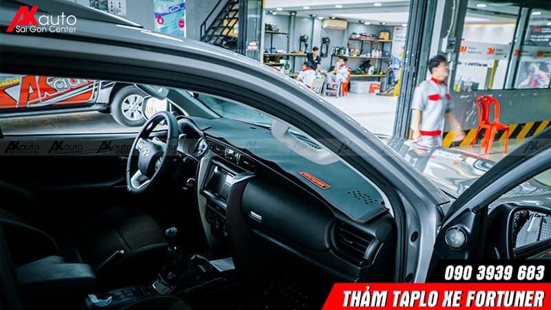 tham-taplo-xe-fortuner-chong-nong-1 thảm taplo fortuner nâng cấp nội thất