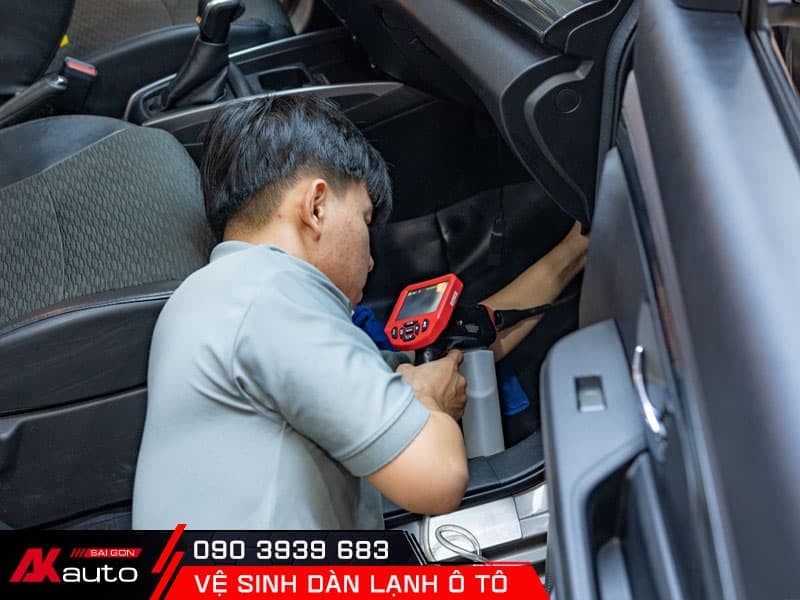 Lưu ý khi vệ sinh dàn lạnh ô tô