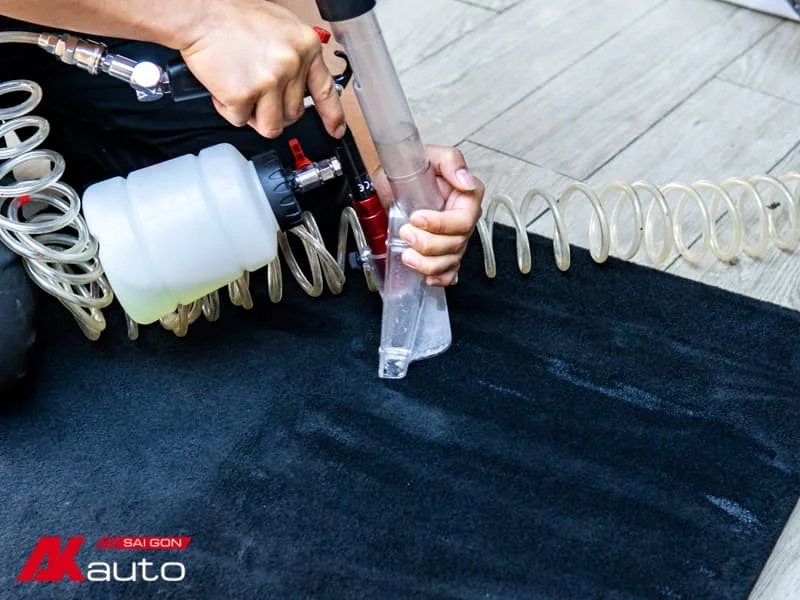 Dụng cụ vệ sinh sàn xe