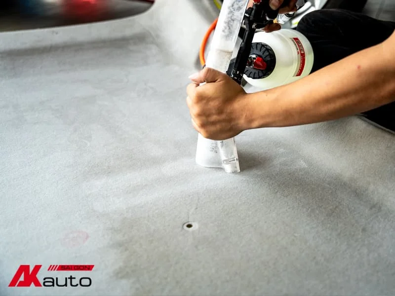 Cách vệ sinh thảm sàn xe ô tô hiệu quả ngay tại nhà