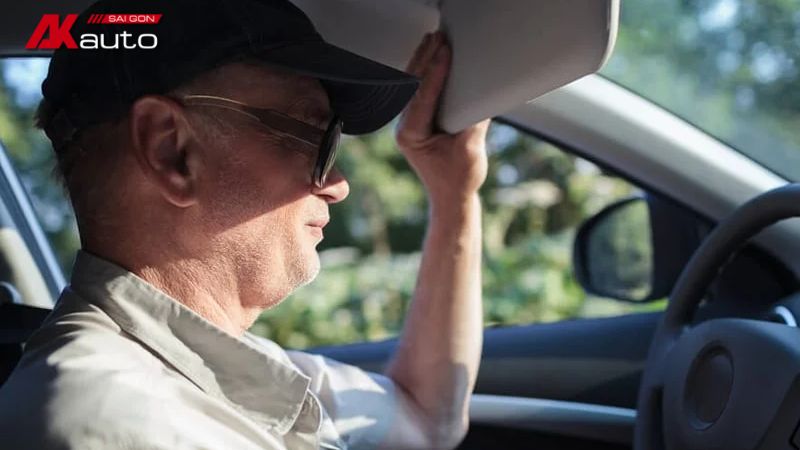 Tia UV gây hại trực tiếp đến da của người lái xe ô tô