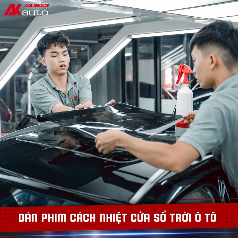 Dán Phim Cách Nhiệt Cửa Sổ Trời Ô Tô