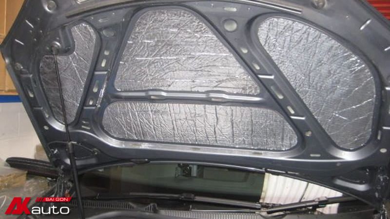 Tấm cách nhiệt khoang máy ô tô