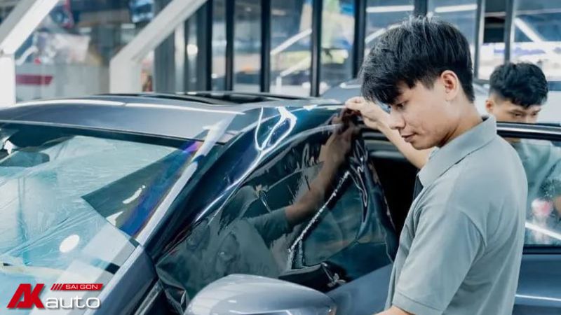 Dán phim cách nhiệt chống nóng cho ô tô