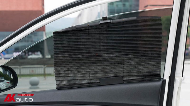 Rèm che nắng ô tô dạng cuốn