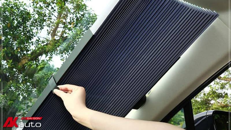 Dùng rèm chắn nắng cho xe ô tô