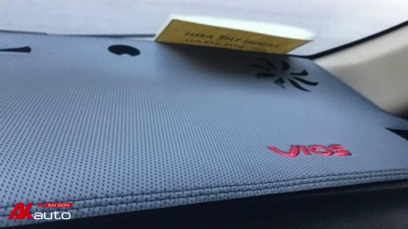 Thảm chống nắng taplo da vân carbon