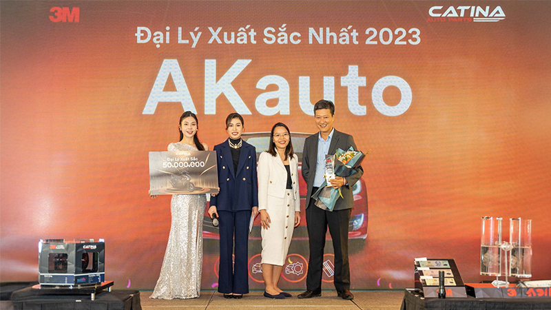 AKauto tự hào là đại lý ủy quyền chính thức của thương hiệu 3M và được vinh danh xuất sắc nhiều năm liên tiếp