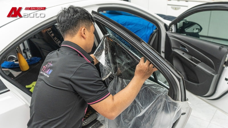 Phim cách nhiệt Titan giúp cản nhiệt, chống tia UV hiệu quả