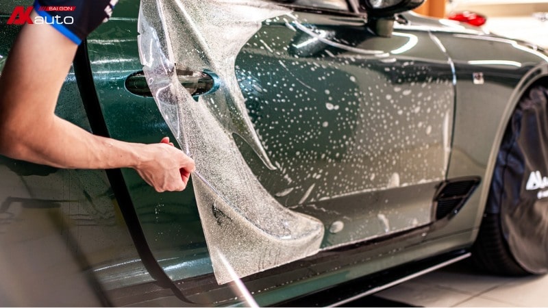 Dán PPF AutoZkin giúp sơn xe tăng độ bóng, hạn chế trầy xước