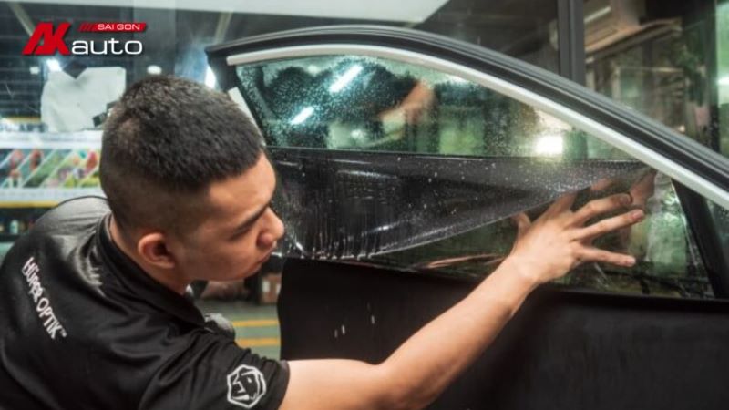 Khách hàng ưu tiên chọn các đơn vị cung cấp và dán phim cách nhiệt Huper Optik chuyên nghiệp