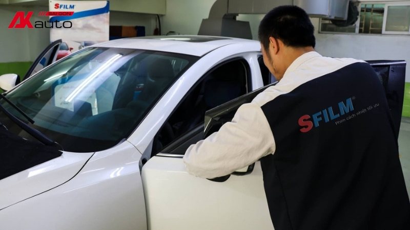 Địa chỉ dán phim cách nhiệt Sfilm chính hãng