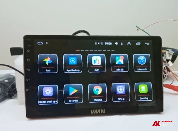 Màn hình ô tô VMN chạy hệ điều hành Android, nhiều tính năng hỗ trợ lái xe an toàn và giải trí