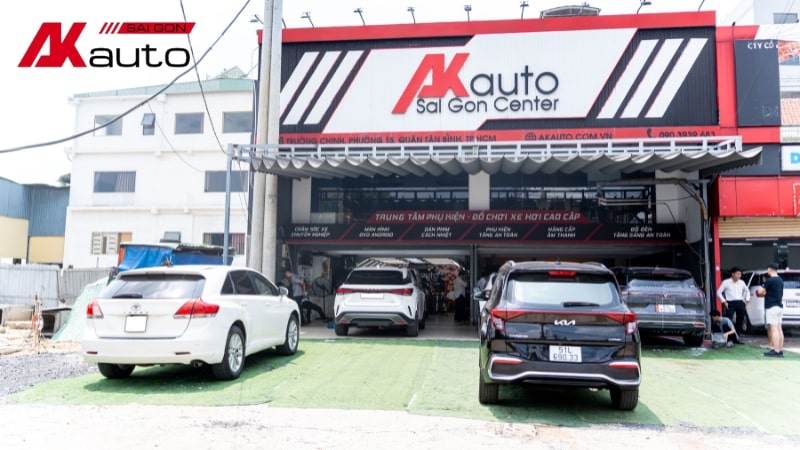 Akauto phân phối và thi công dán phim cách nhiệt 3M Ceramic IR15 chính hãng