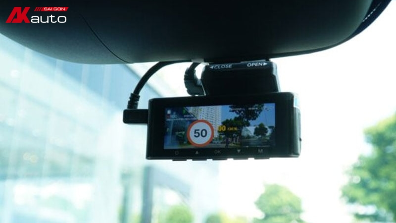 Camera hành trình Speedmap M1 sở hữu nhiều tính năng thông minh