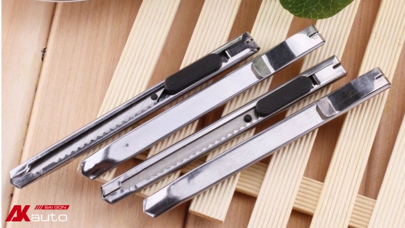 Dụng cụ cắt phim cách nhiệt