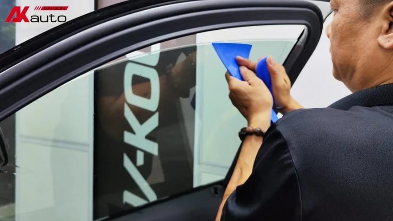 Kiểm tra chất lượng phim VKool trước và sau khi dán
