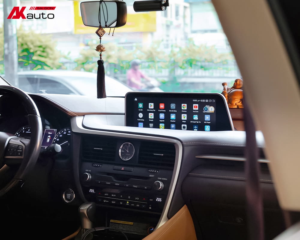 Lắp màn hình android giúp tăng tính thẩm mỹ cho khoang nội thất ô tô