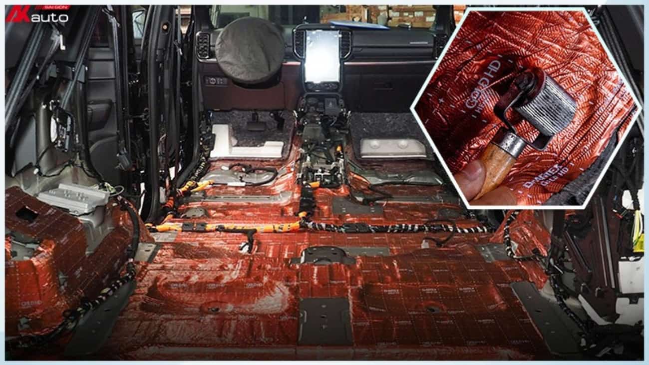 Dán vật liệu cách âm giúp giảm ồn cho xe