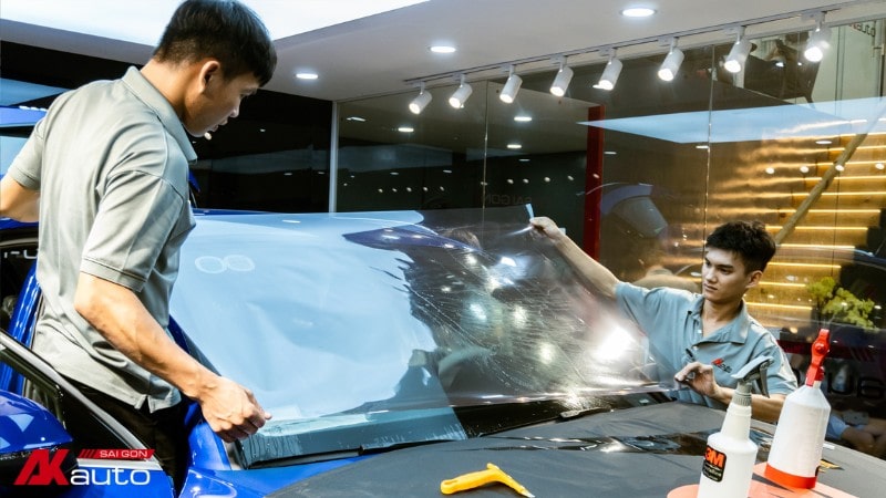 Dán phim cách nhiệt 3M CR BLK 60 chính hãng tại AKauto