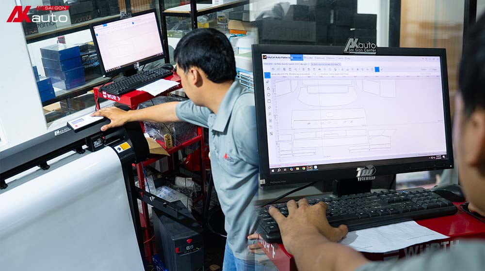 AKauto áp dụng máy cắt CNC chuyên dụng trong thi công dán PPF ô tô
