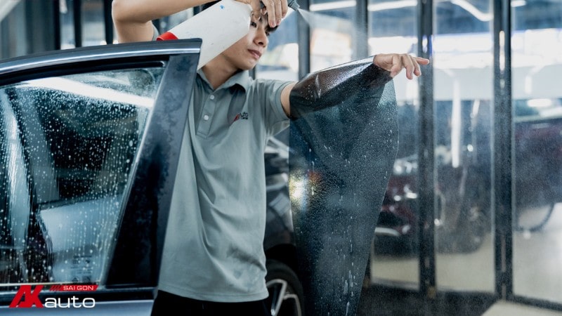 Phim 3M CR BLK 50 nổi bật với độ trong quang học cao và chống 99,9% tia UV