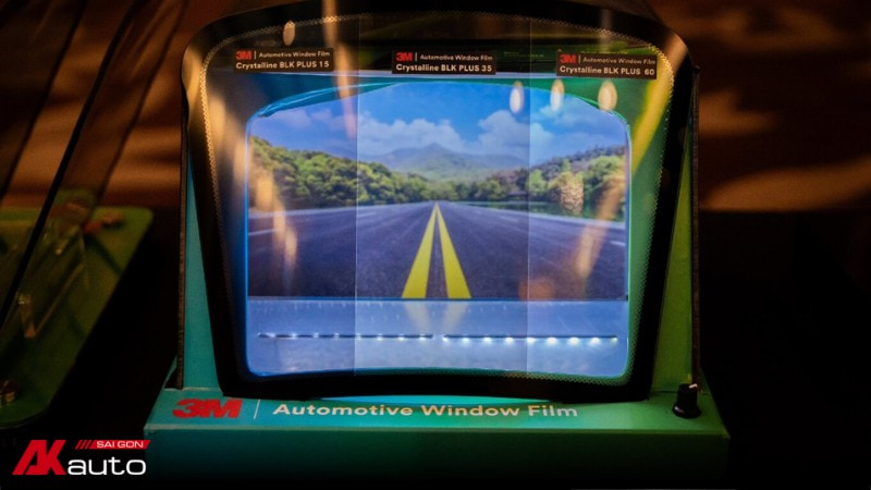Phim cách nhiệt 3M CR BLK 60 chuyên dán cho kính lái, giảm lóa tốt