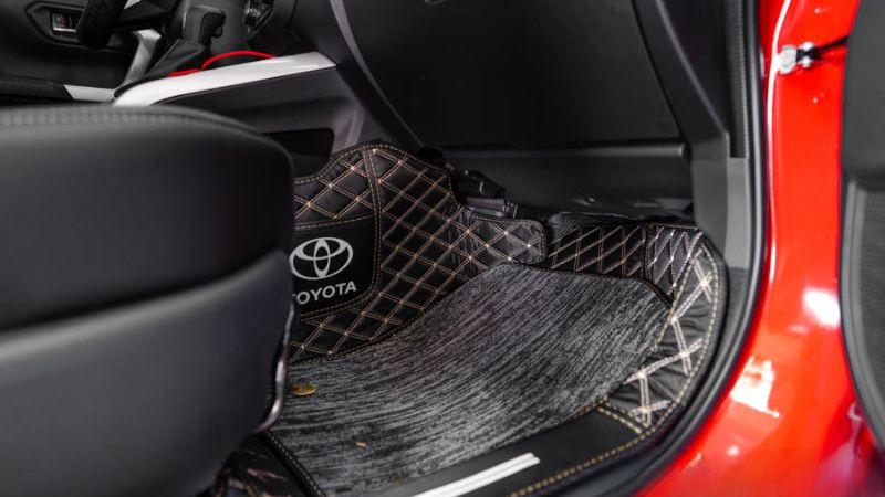 Thảm lót sàn ô tô 6D cho Toyota Raize giúp bảo vệ sàn xe và tăng tính thẩm mỹ