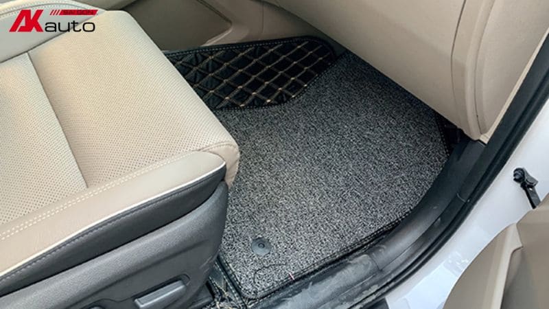 Chọn thảm có độ dày phù hợp, tránh gây ảnh hưởng chân ga