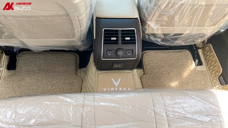 Mẫu thảm lót sàn VF8 6D màu kem đẹp mắt