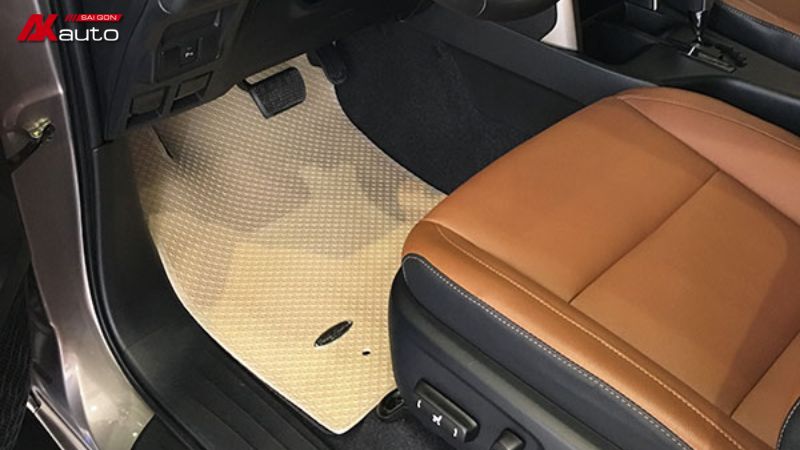 Thảm lót sàn xe Innova nhựa PVC bền bỉ, dễ vệ sinh