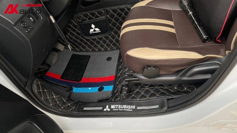 Chọn thảm trải sàn ôm khít bảo vệ sàn xe sạch hơn