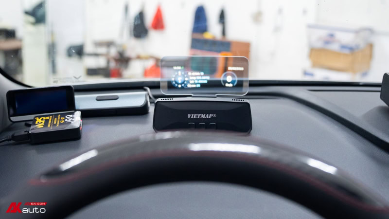 HUD kính lái Limo Green giúp chủ xe tự tin cầm lái