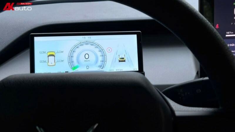 Màn hình ODO Limo Green hiển thị đầy đủ thông tin vận hành của xe