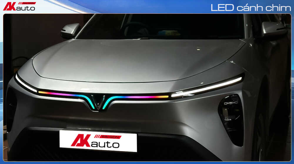 VinFast Limo Green độ đèn led cánh chim phía trước