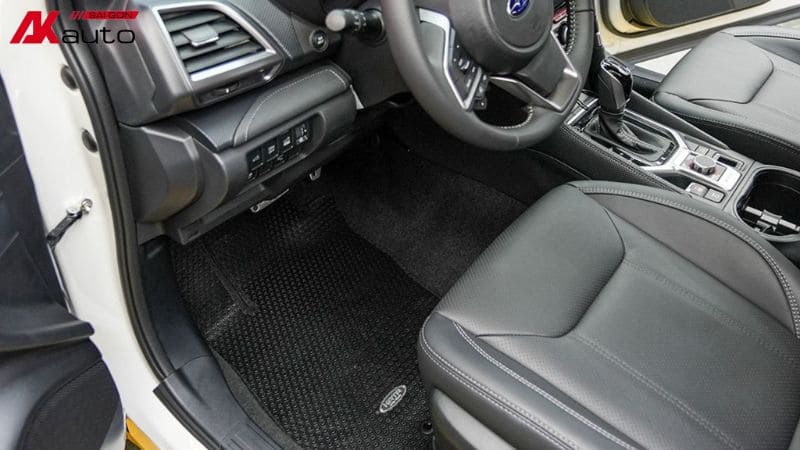 Lắp thảm lót sàn cho xe Subaru Forester