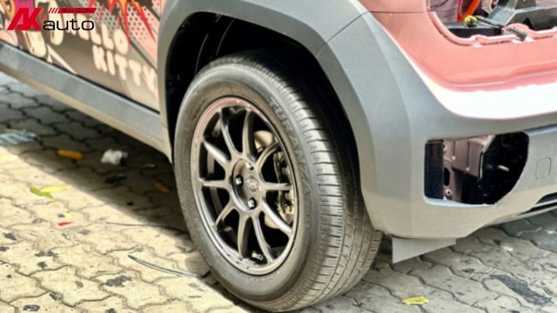 Độ mâm xe cho VF3 hồng thêm phần cá tính