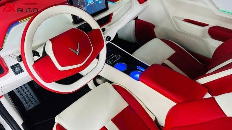 Không gian VF3 đỏ tăng tính thẩm mỹ với nội thất kem đỏ