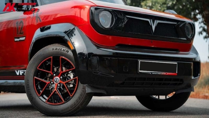 VF3 màu đỏ độ mâm xe thể thao