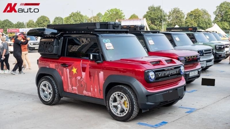 VinFast VF 3 đỏ độ theo phong cách Adventure với phụ kiện tiện nghi
