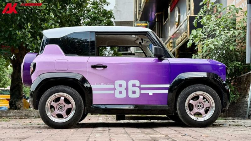 Mẫu tem dán thể thao theo yêu cầu chủ xe cho VF3 màu tím