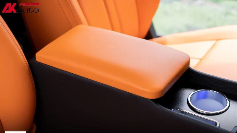 Bệ tỳ tay tăng thêm tiện nghi cho VF3 tím