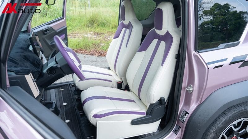 Mẫu ghế da phối kem và tím tăng thêm tính thẩm mỹ cho VF3