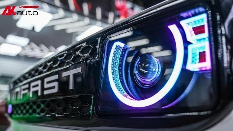 Nâng cấp ánh sáng an toàn cho VF3 màu trắng