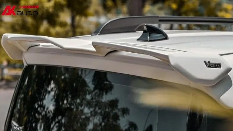 Đuôi gió thể thao cá tính cho VF3 trắng