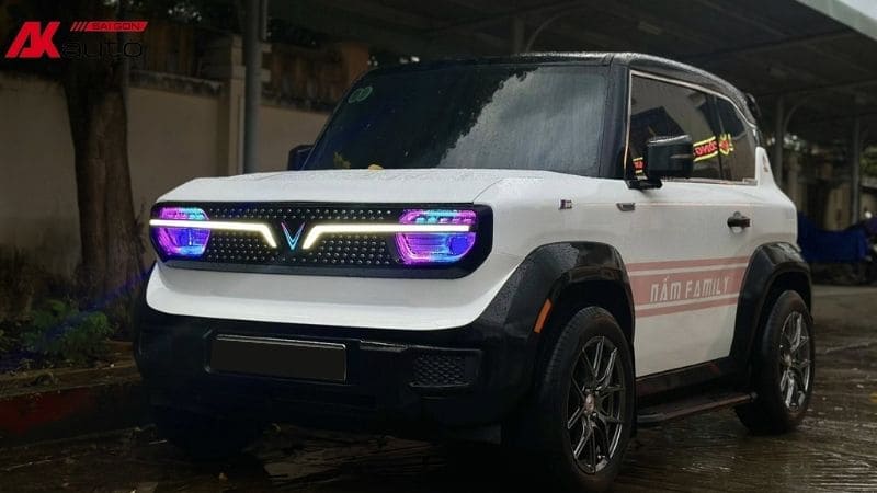 Độ LED mí đèn khiến VF3 trở nên nổi bật hơn