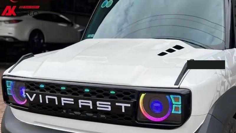 Mẫu mặt calang chữ Vinfast cho VF3 màu trắng