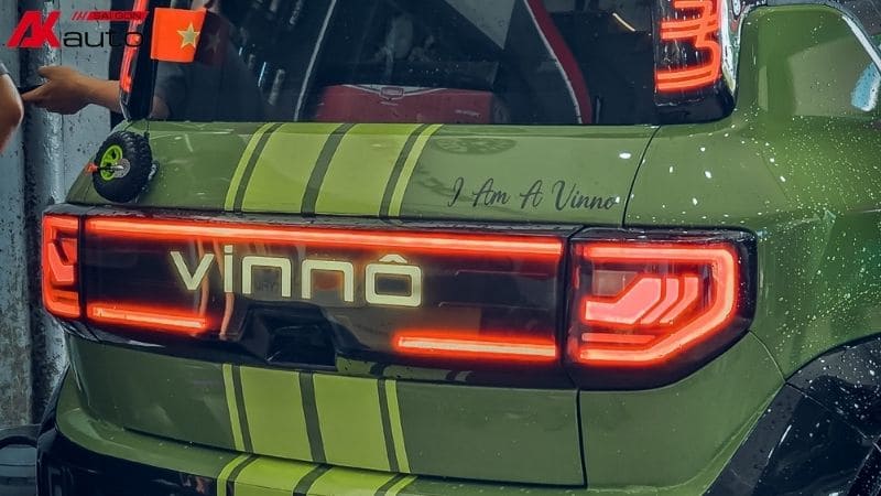 Chiếc VF3 xanh độ full đèn LED sau